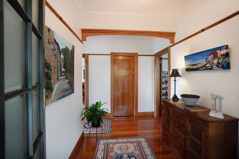 Photo of property in 37 Manapouri Crescent, Hokowhitu, Palmerston North, 4410