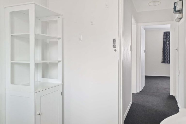 Photo of property in 1/1113 Fergusson Drive, Clouston Park, Upper Hutt, 5018