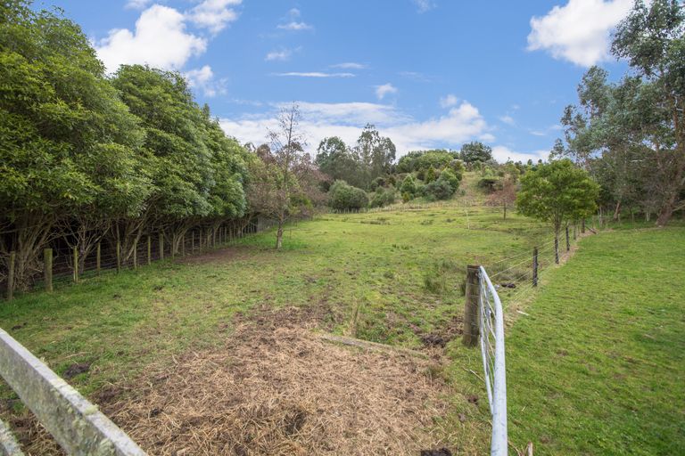 Photo of property in 66 Kereru Drive, Turitea, Palmerston North, 4472