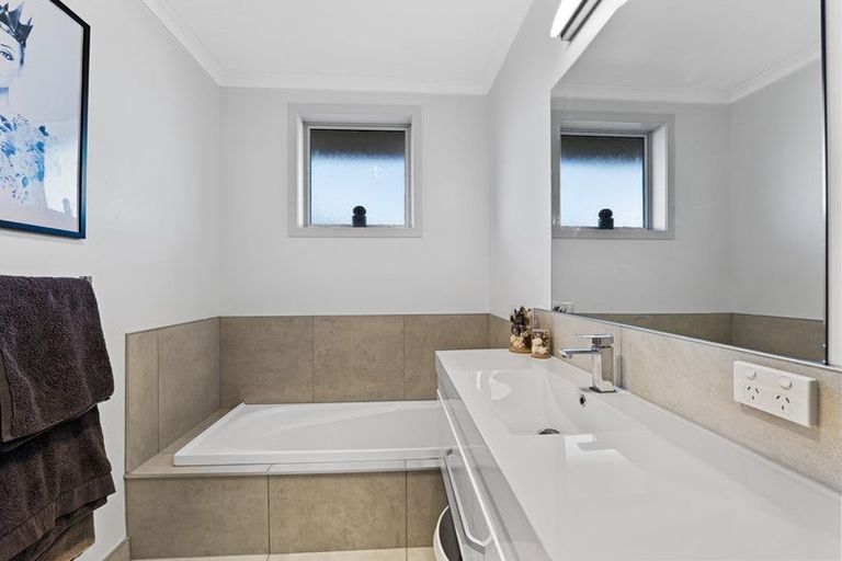 Photo of property in 23 Estate Grove, Inglewood, 4330