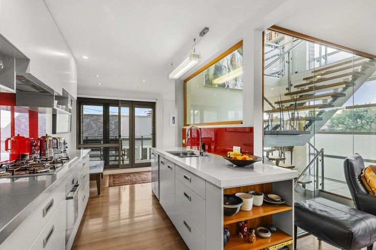 Photo of property in 1/38 Ferry Street, Seatoun, Wellington, 6022