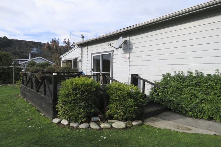 Photo of property in 51 Dick Street, Reefton, 7830