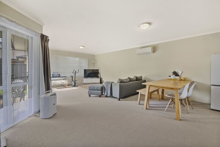 Photo of property in 33/64 Kawaha Point Road, Kawaha Point, Rotorua, 3010