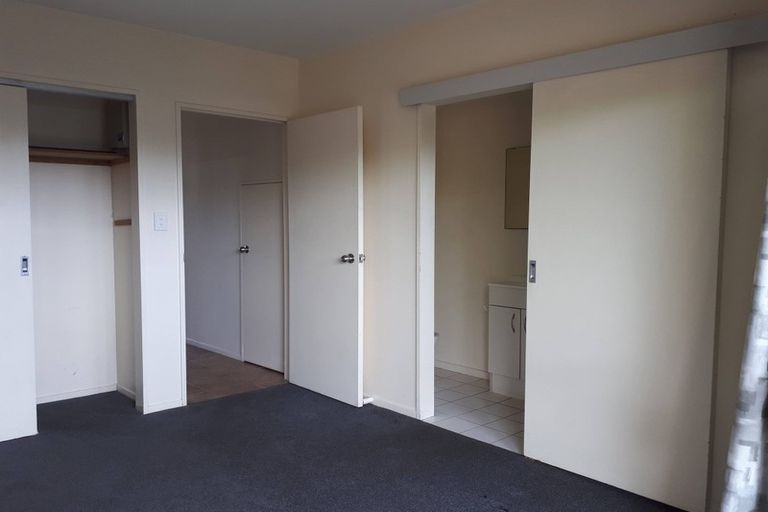 Photo of property in Krisley Court, 7/6 Ambrico Place, New Lynn, Auckland, 0600