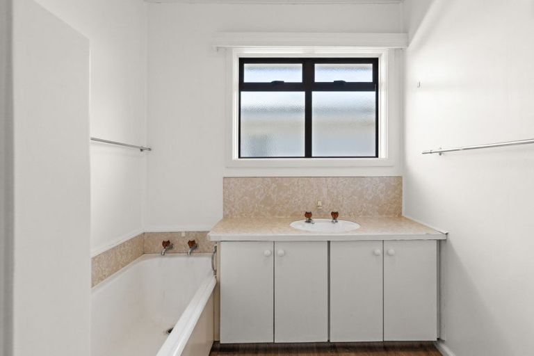 Photo of property in 216a Kennedy Road, Onekawa, Napier, 4110