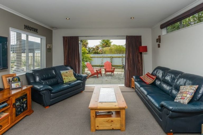 Photo of property in 398 Southland Place, Raureka, Hastings, 4120