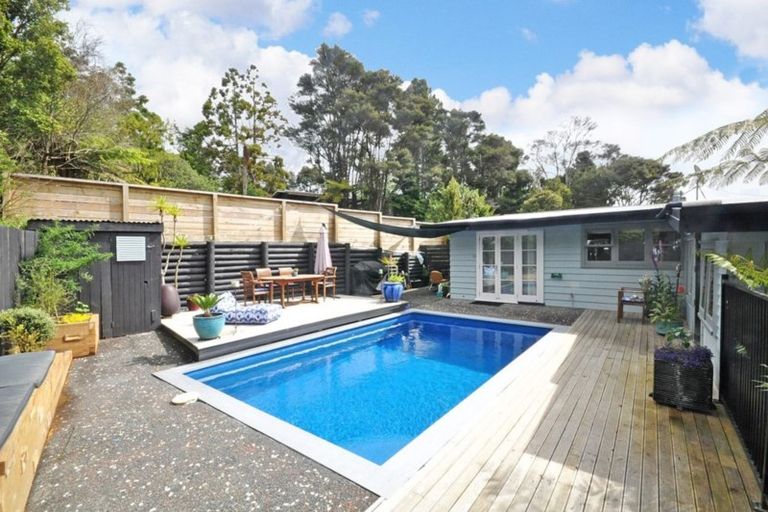 Photo of property in 14 Konini Road, Titirangi, Auckland, 0604