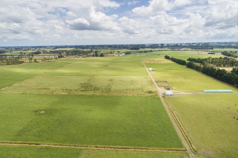 Photo of property in 703 Fitzherbert Road East, Aokautere, Palmerston North, 4471