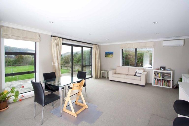 Photo of property in 160 Woodman Drive, Tawa, Wellington, 5028