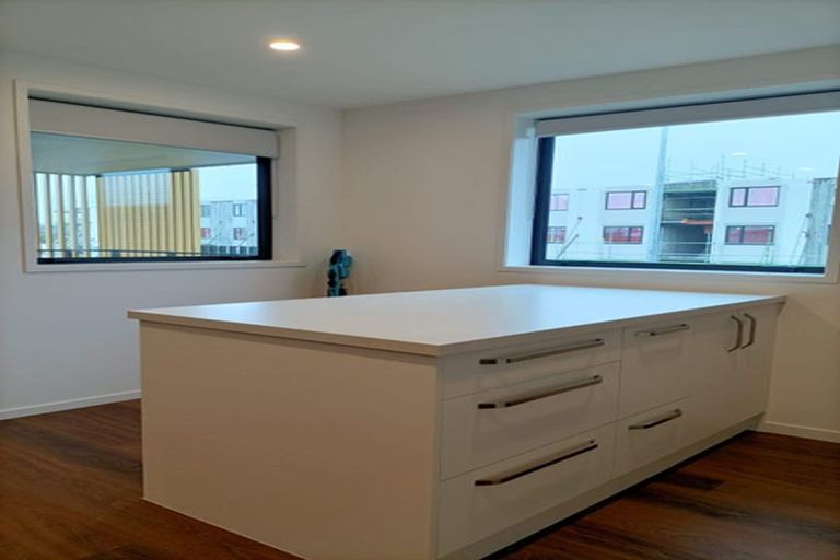 Photo of property in 5/45 Cessna Crescent, Mangere, Auckland, 2022