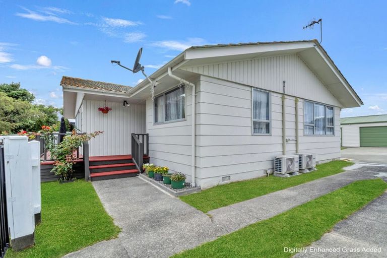 Photo of property in 111 Apollo Parade, Milson, Palmerston North, 4414