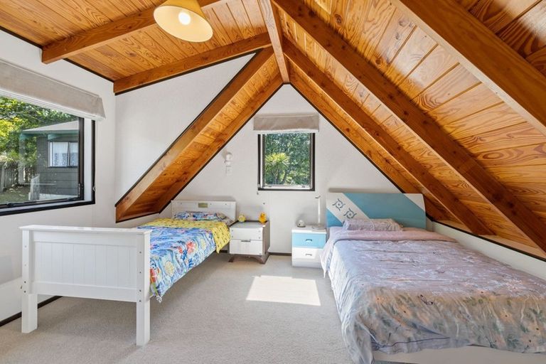 Photo of property in 5 Malters Place, Browns Bay, Auckland, 0630