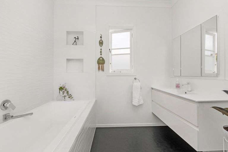 Photo of property in 9 Ridout Street, Maeroa, Hamilton, 3200