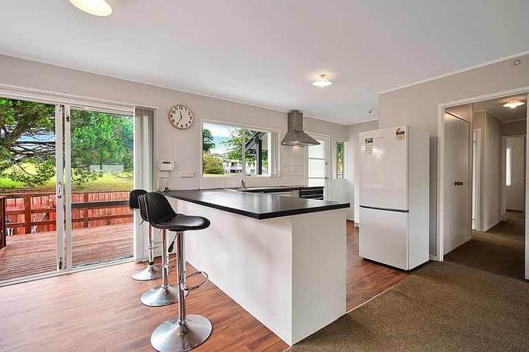 Photo of property in 1/20 Mile Place, Henderson, Auckland, 0612