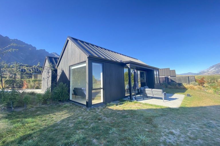 Photo of property in 5 Kotuku Lane, Jacks Point, Queenstown, 9371