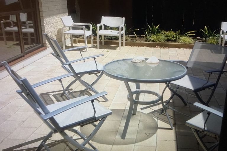 Photo of property in 1/4 Shakespeare Road, Milford, Auckland, 0620