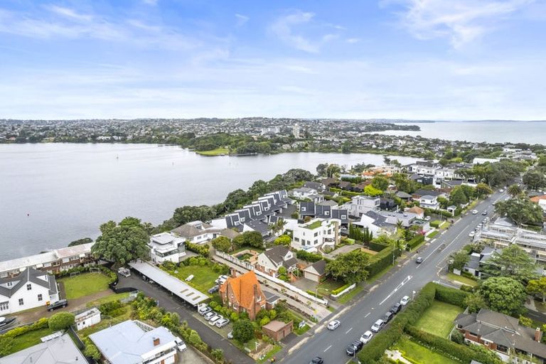 Photo of property in 206 Hurstmere Road, Takapuna, Auckland, 0622