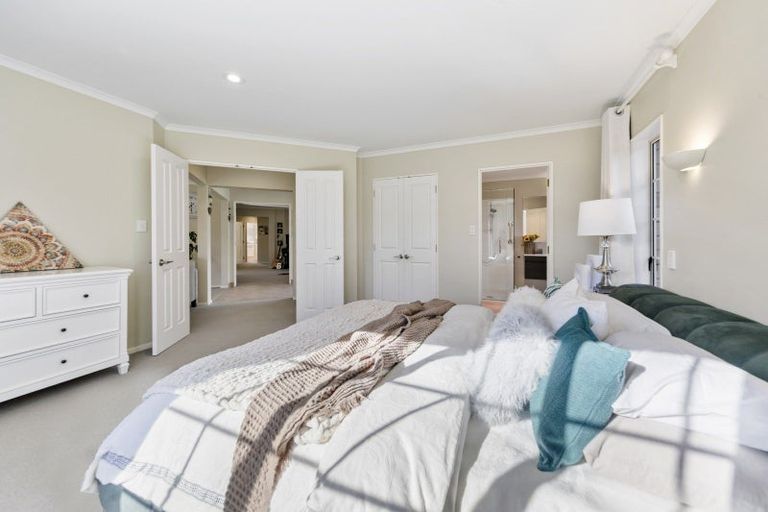 Photo of property in 12 San Jose Rise, Shamrock Park, Auckland, 2016