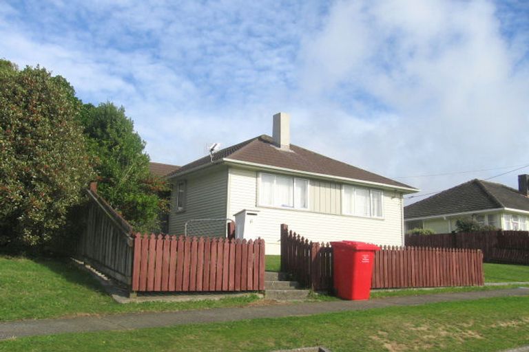 Photo of property in 6 Mexted Crescent, Ranui, Porirua, 5024