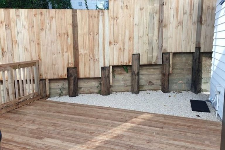 Photo of property in 210a Forrest Hill Road, Forrest Hill, Auckland, 0620