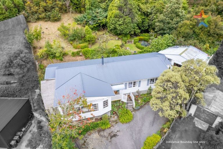 Photo of property in 5 Mokopuna Grove, Stokes Valley, Lower Hutt, 5019