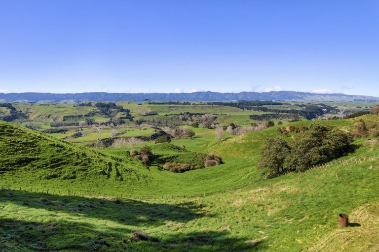 Photo of property in 2850 Kimbolton Road, Kimbolton, Feilding, 4777