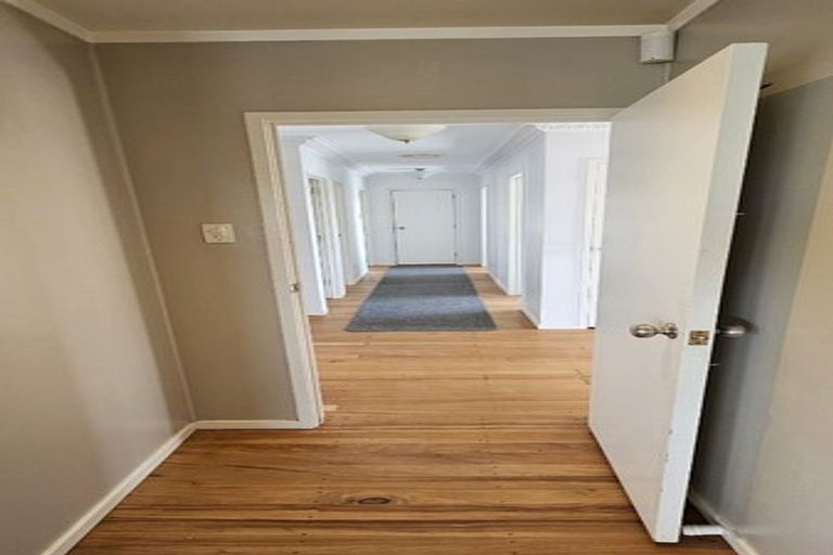 Photo of property in 28 Velma Road, Hillcrest, Auckland, 0627