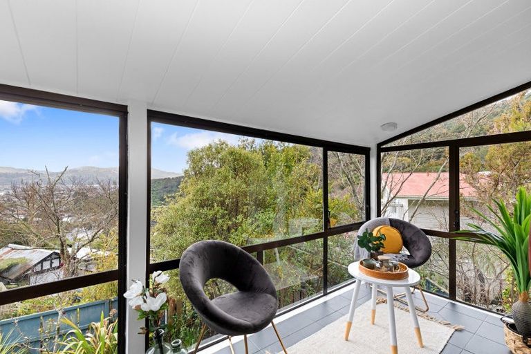 Photo of property in 10 Kerkwall Drive, Naenae, Lower Hutt, 5011