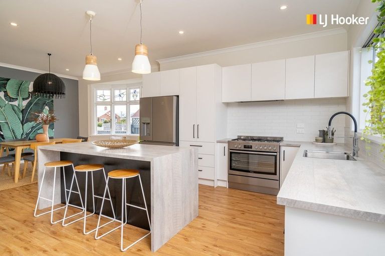 Photo of property in 65 Hargest Crescent, Saint Kilda, Dunedin, 9012