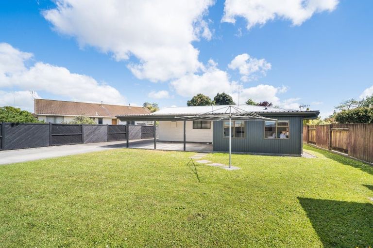 Photo of property in 60 Hillcrest Drive, Kelvin Grove, Palmerston North, 4414