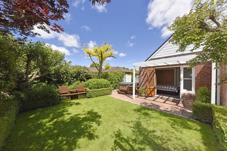 Photo of property in 22 Holderness Place, Ilam, Christchurch, 8041