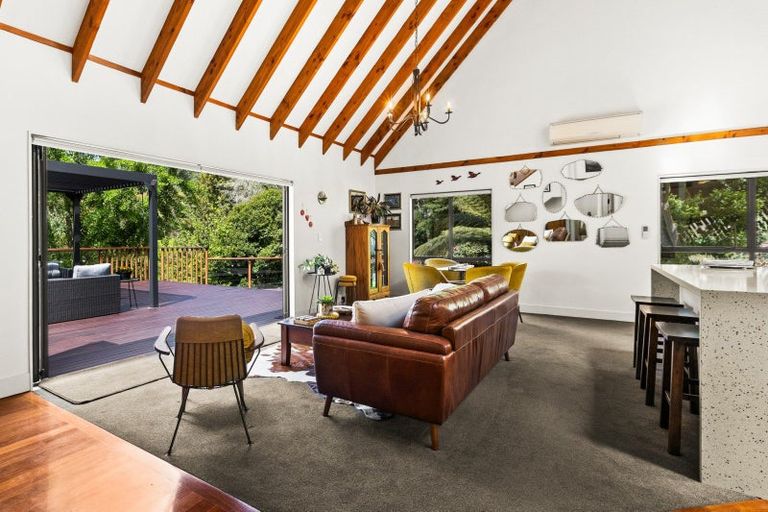 Photo of property in 82 Tauroa Road, Havelock North, 4130