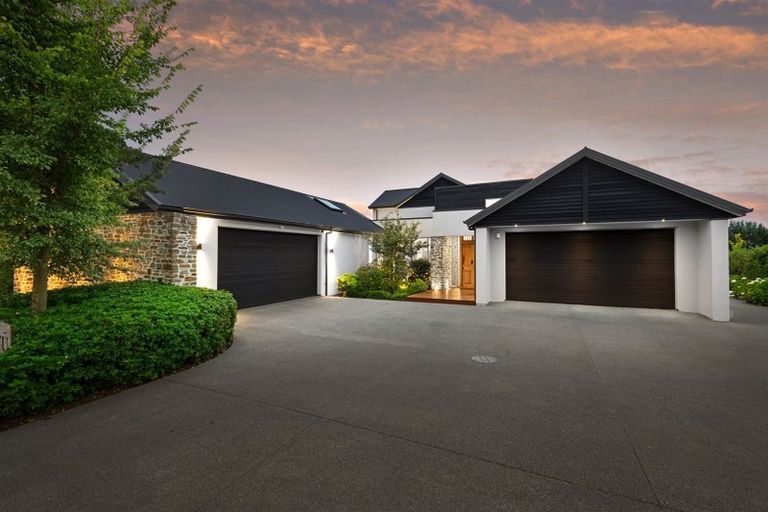 Photo of property in 30 Oakgrove Drive, Rangiora, 7400