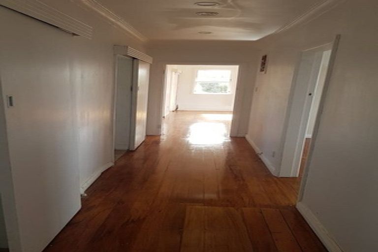 Photo of property in 31 Clifford Road, Johnsonville, Wellington, 6037