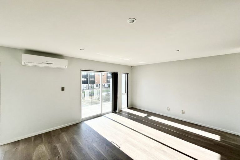 Photo of property in 75 Bordeaux Parade, Te Atatu South, Auckland, 0610