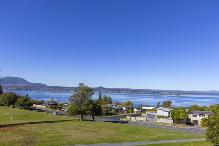 Photo of property in 10 Wakeman Road, Acacia Bay, Taupo, 3330
