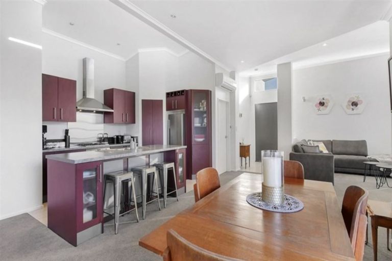 Photo of property in 17 Bottle Lake Drive, Parklands, Christchurch, 8083