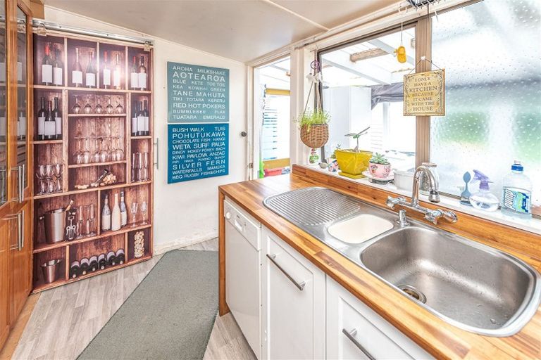 Photo of property in 10 Wembley Place, Whanganui East, Whanganui, 4500