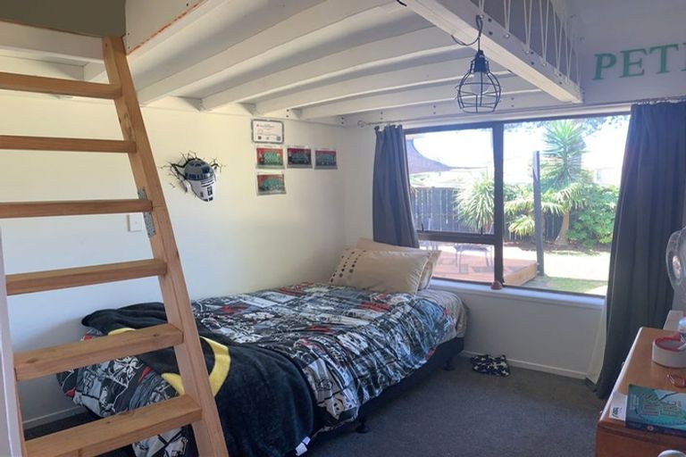 Photo of property in 2/42 Mirrabooka Avenue, Botany Downs, Auckland, 2010