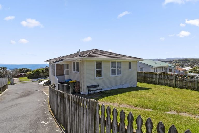 Photo of property in 32 Matatiro Street, Titahi Bay, Porirua, 5022