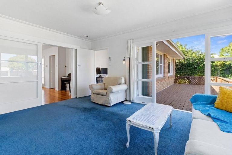 Photo of property in 14 Dover Road, St Andrews, Hamilton, 3200