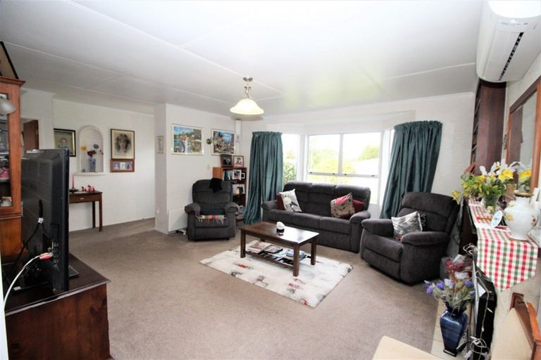 Photo of property in 19 Bowen Street, Woodville, 4920