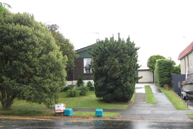 Photo of property in 25 Balgowan Terrace, Conifer Grove, Takanini, 2112