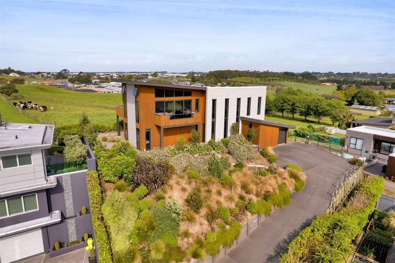 Photo of property in 16a Links Drive, Waiwhakaiho, New Plymouth, 4312