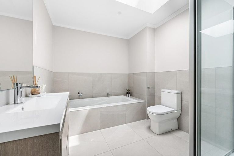 Photo of property in 3/2 Rangitamiro Place, Hobsonville, Auckland, 0616