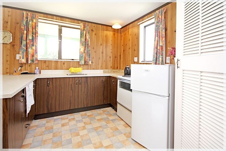 Photo of property in 16 Nuku Street, Tangimoana, 4822