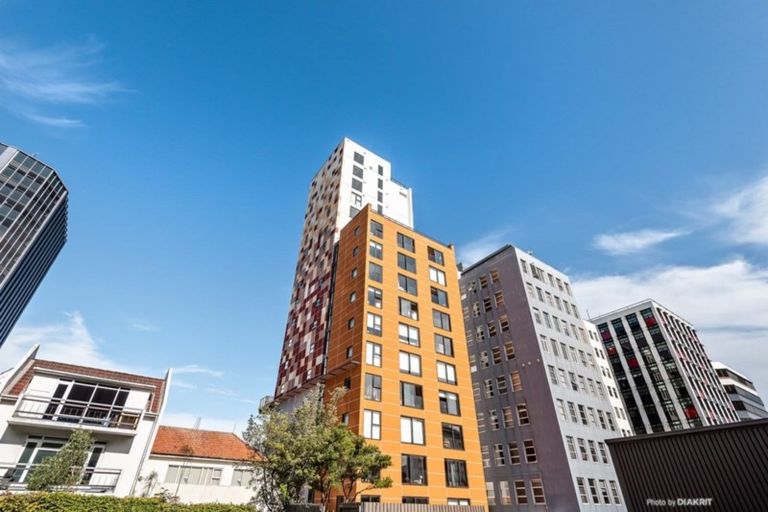Photo of property in Frame Apartments, 1002/111 Molesworth Street, Thorndon, Wellington, 6011