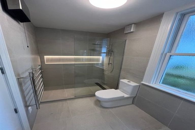 Photo of property in 18 Portland Crescent, Thorndon, Wellington, 6011