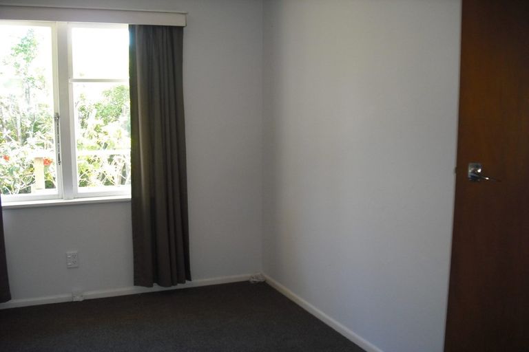 Photo of property in 19a Huntingdon Street, Northland, Wellington, 6012