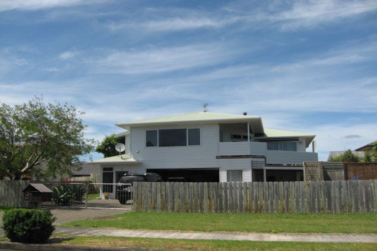 Photo of property in 9 Crispe Road, Clarks Beach, 2122